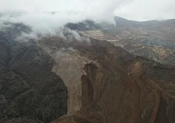 Erzincan’da maden faciası | Bakan Bakyraktar: 6 işçi dere yatağı alanında 3’ü manganez ocağında | Bilirkişi raporu ortaya çıktı
