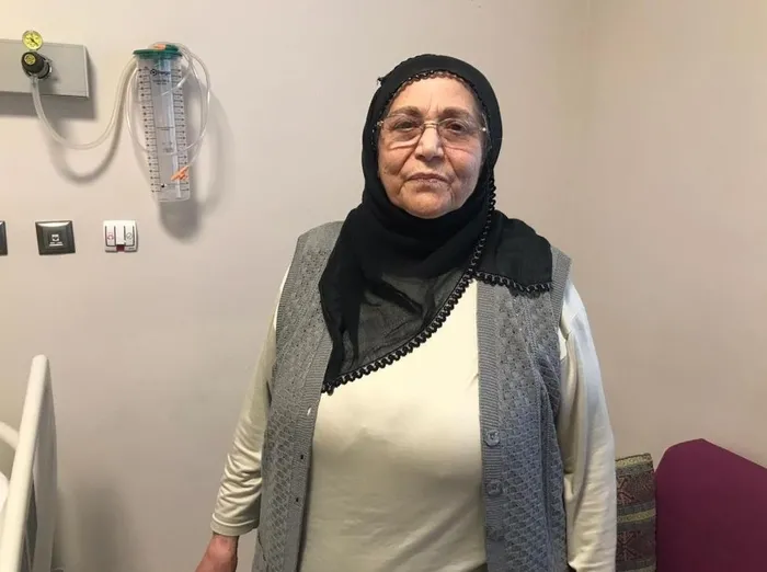 chpye-ekonomi-dersi-veren-mevlude-teyze-baskan-erdogan-ile-gorustu-1658612313303.jpg Elazığ'da CHP’ye "ekonomi dersi" veren Mevlüde teyze Başkan Erdoğan ile görüştü - 4