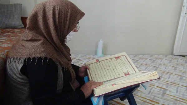 Kur'an-ı Kerim aşkı engelleri aştı! Okuma yazması olmadan başardı - 1