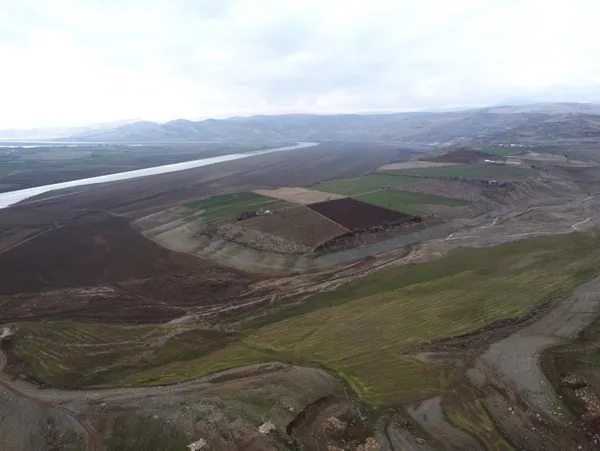 beklenen-yagislar-gelmedi-kuraklik-kapida-bakan-kirisci-barajlardaki-son-durumu-acikladi-1673270547405.jpg Beklenen yağışlar gelmedi kuraklık kapıda... Bakan Kirişci barajlardaki son durumu açıkladı - 3