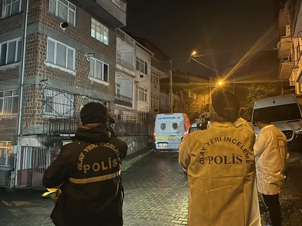kan-donduran-olay-abisini-bogazini-keserek-oldurdu-1711554179918.jpg Kan donduran olay! Abisini boğazını keserek öldürdü - 2