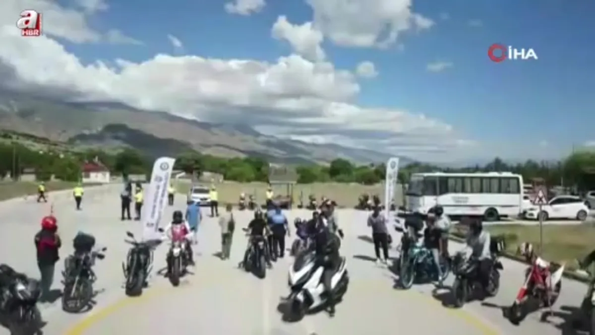 Erzincan’da motosiklet sürücülerine güvenli sürüş eğitimi verildi