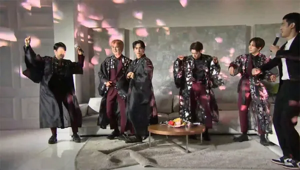 Anne babalar dikkat! K-Pop tehlikesi büyüyor