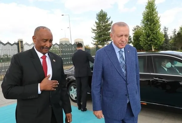 baskan-recep-tayyip-erdogan-sudan-egemenlik-konseyi-baskani-ile-gorustu-1687888114531.jpg Başkan Recep Tayyip Erdoğan'dan bayram diplomasisi! Katar Sudan sonra Filistin... Mescid-i Aksa mesajı - 3