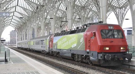 portekizde-calisanlarin-grevi-nedeniyle-tren-seferlerinin-yaridan-fazlasi-iptal-edildi-1677503883866.jpg Avrupa'da grev büyüyor! Portekiz'de çalışanlar iş bıraktı tren seferleri aksadı - 2