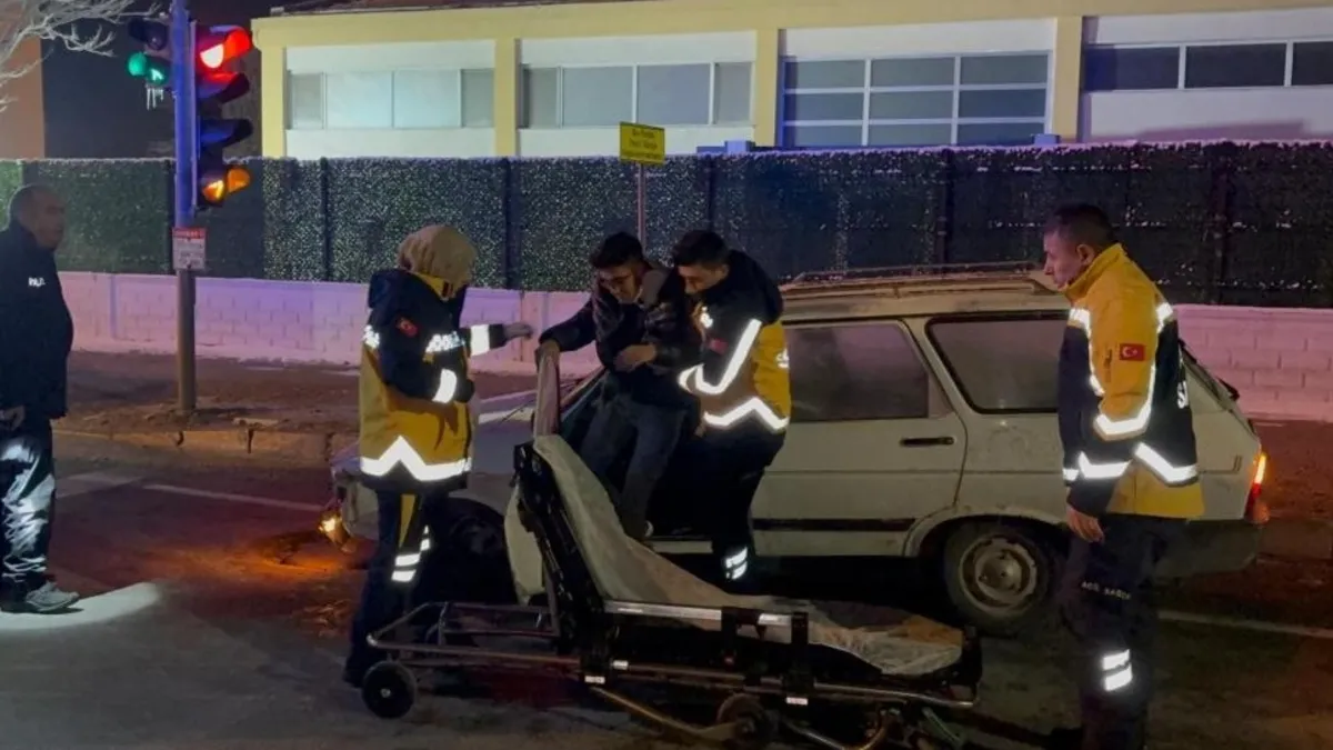 Kayseri'de feci kaza! Otomobil refüje çarptı: Sürücü yaralandı