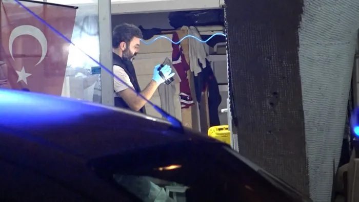 Avcılar'da polisi kırmızı alarma geçiren olay! Bodrumda iki adet roketatar bulundu - 2