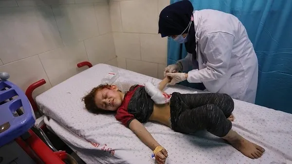 Son dakika: Avusturya'nın ardından Çekya da katillere destek verdi! Avrupa Birliği bayrağını indirtip İsrail bayrağı çektiler - 8