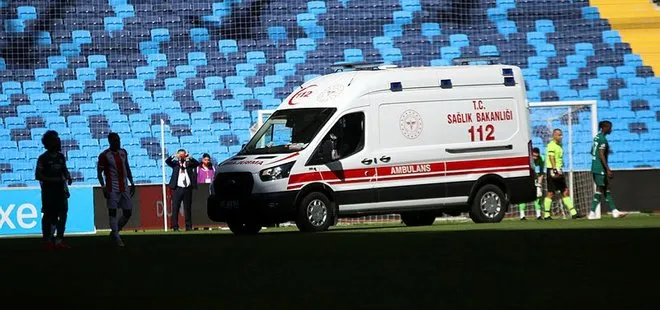Adanaspor-Giresunspor maçında kaleci Goran Karacic ambulansla hastaneye kaldırıldı