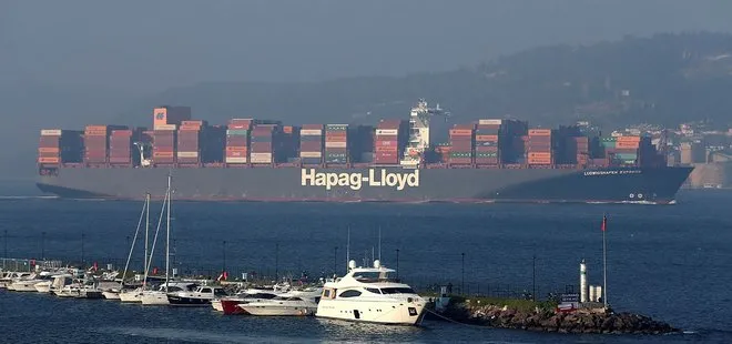 Son dakika: Çanakkale Boğazı dev gemilerin geçişi nedeniyle 14 saat tek yönlü trafiğe kapandı