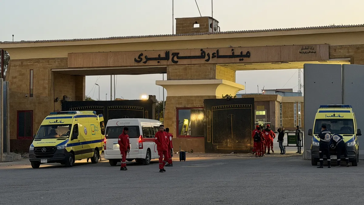 Savaşın ardından kapatılan Refah Sınır Kapısı yeniden açıldı