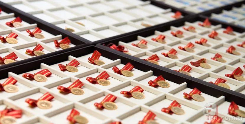 ALTIN fiyatı dümen kıracak! Gram altın için kritik hafta... Yükselecek mi, düşecek mi? Canlı altın fiyatları ve uzman yorumları 6