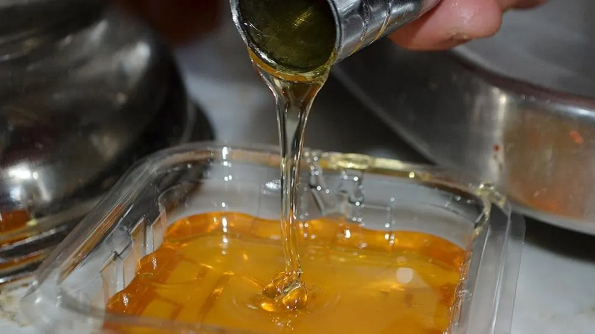 Dünyada en kolay taklit edilebilen gıda! Doğal bal nasıl anlaşılır?