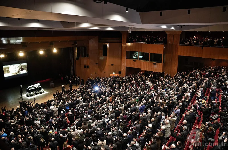 Edip Akbayram'a veda: Gözyaşlarıyla son yolculuğuna uğurlandı! 3