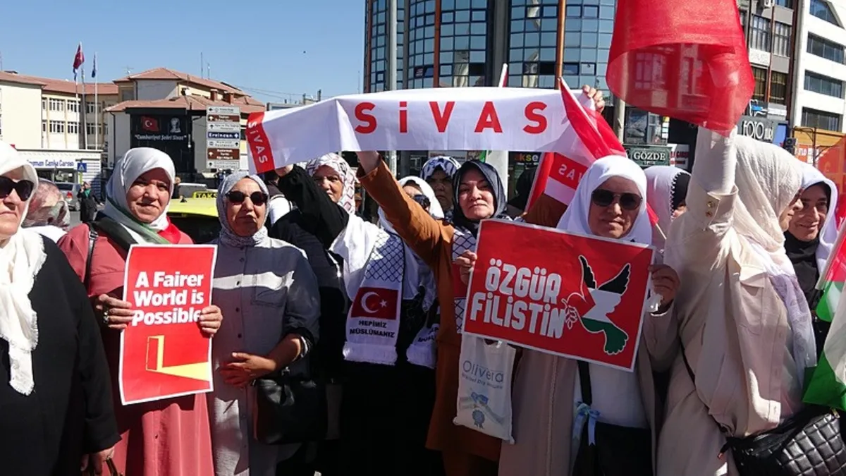 Binlerce kadın Filistin için toplandı! AK Parti'den "Gazze için sessiz çığlık" etkinliği