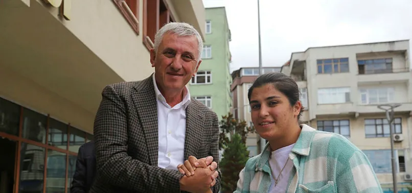 Olimpiyat Şampiyonu Busenaz Sürmenli'den mesaj! Sizi ağlatmaya devam edeceğim