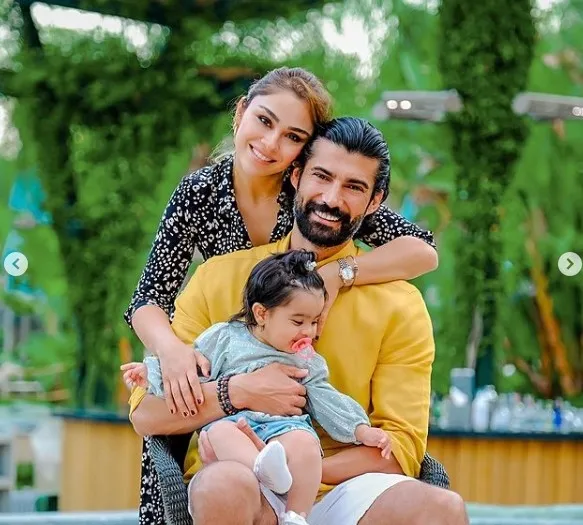 İşte Ezel dizisinin Ömer’i İsmail Filiz’in kızı ve eşi... | Son paylaşımı büyük beğeni aldı | SON DAKİKA MAGAZİN HABERLERİ