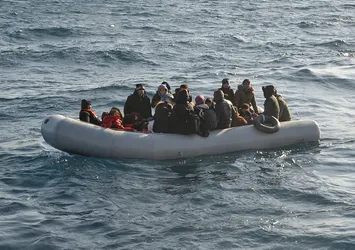 İzmir'de 30 düzensiz göçmen yakalandı