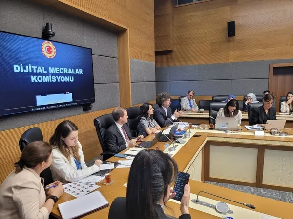 Dijital Mecralar Komisyonu’nda gündem: Telif yasası! Google yetkilileri Meclis’te