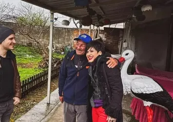 Şarkıcı Aydilge Yaren Leylek'i ziyaret etti