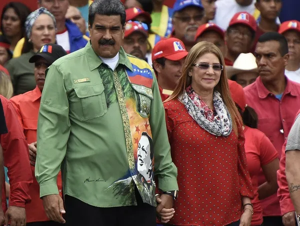 venezuela-devlet-baskani-maduro-halki-secimlere-katilmaya-cagirdi-1607280568153.jpg Maduro'dan halkına çağrı: Herkes oy vermeye! - 2