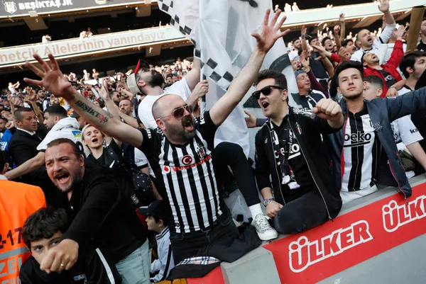 fenerbahce-besiktas-macina-siyah-beyazli-taraftarlar-alinmayacak-1680175162565.jpg Fenerbahçe - Beşiktaş maçına siyah beyazlı taraftarlar alınmayacak - 2