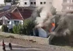 Bingöl'de yangın paniği! Alevler binalara sıçramadan söndürüldü