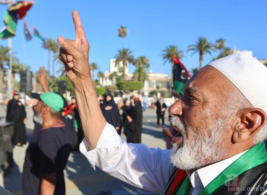 Libya halkı, darbeci Sisi'ye karşı Türk bayraklarıyla gösteri yaptı 5