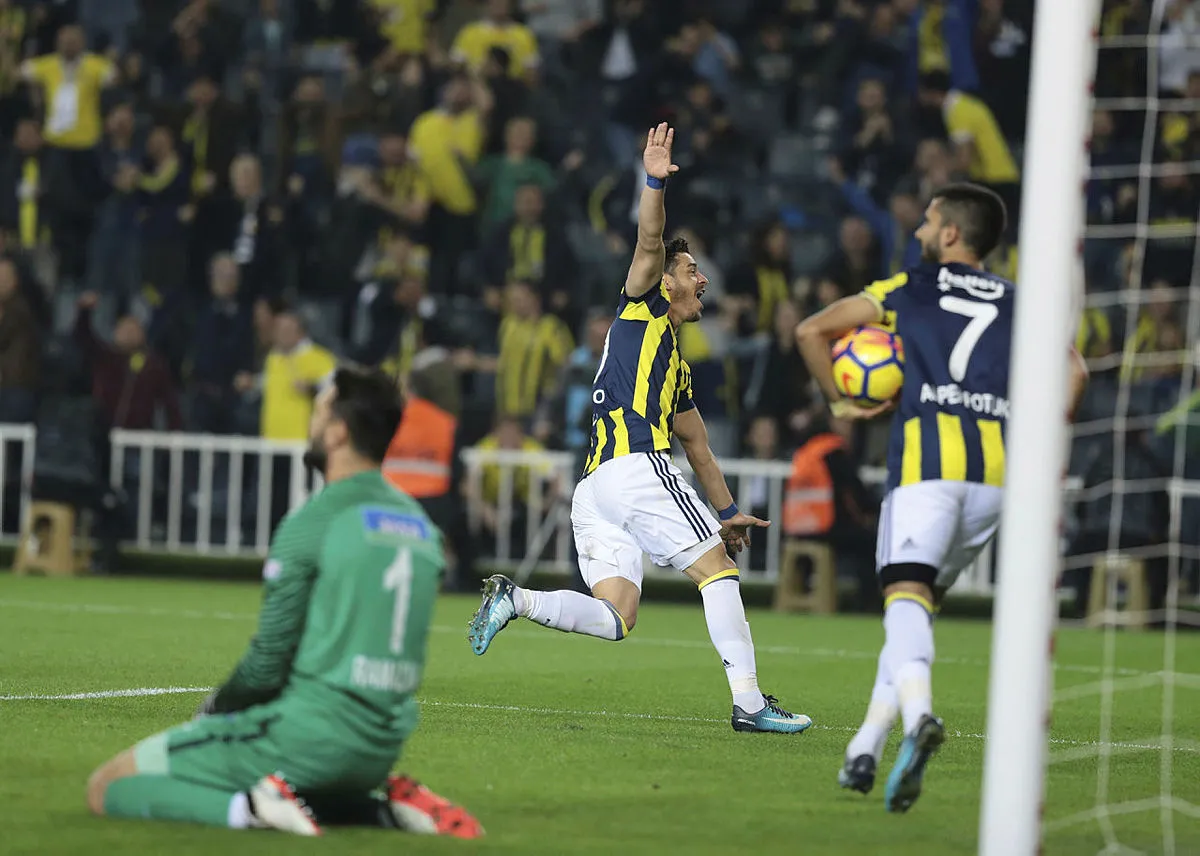 Fenerbahçe, Kasımpaşa'yı 4 golle geçti