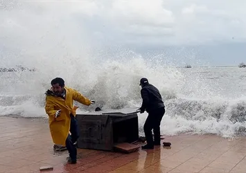 Meteoroloji'den İstanbul için fırtına uyarısı! Uzmanlar saat verdi