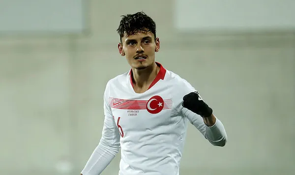 Galatasaray'da transfer bombası patlıyor! Milli futbolcu Enes Ünal... - 1