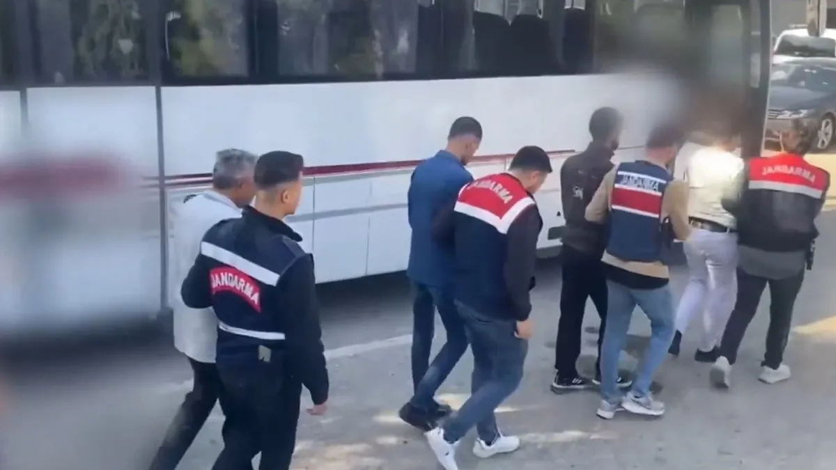 Siber suçlara operasyon! 61 kişi yakalandı
