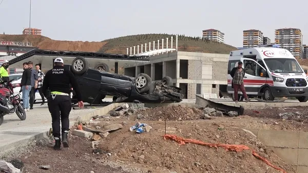 kirikkalede-feci-kaza-metrelerce-suruklenen-aracta-4-gencin-mucizevi-kurtulusu-1650129783295.jpg Kırıkkale’de feci kaza! Metrelerce sürüklenen araçta 4 gencin mucizevi kurtuluşu - 1