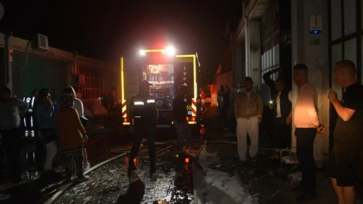 Balıkesir'de gözlük fabrikasında yangın! Alevler kontrol altında