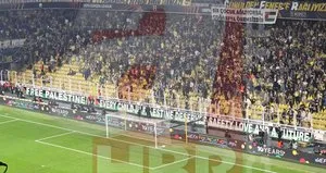 Fenerbahçe taraftarından Filistin’e destek pankartı