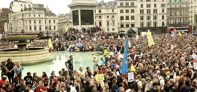 İngiltere karıştı! Aşı karşıtlarının protestosuna polis müdahalesi