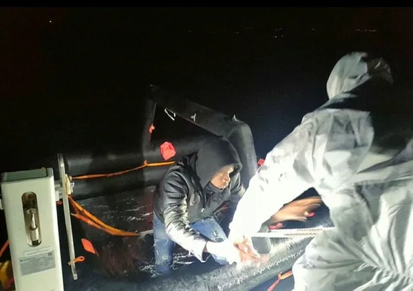 Yunan zulmü kamerada: 66 mülteciyi böyle ölüme terk ettiler! Sahil Güvenlik ekipleri kurtardı