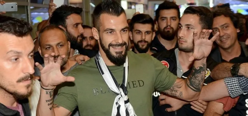 Beşiktaş'ın yeni transferi Negredo imzayı attı