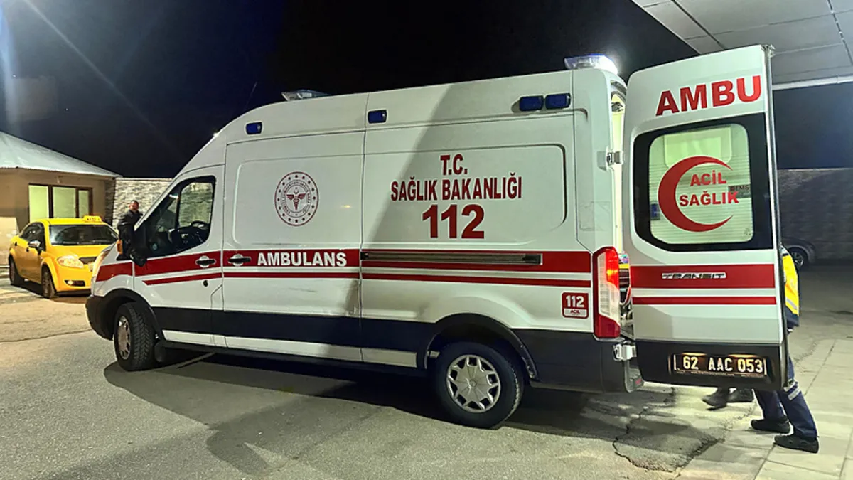 Evin balkonundan düşen sağlık memuru öldü doktor yaralı