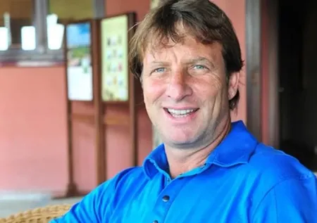 Kaya Çilingiroğlu'nun komşuları küplere bindi! Evinden kimse çıkaramadı! '2 milyon verin taşınayım'