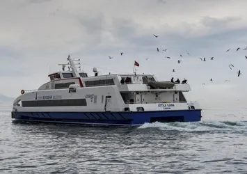 İzmir'de vapur seferleri iptal edildi