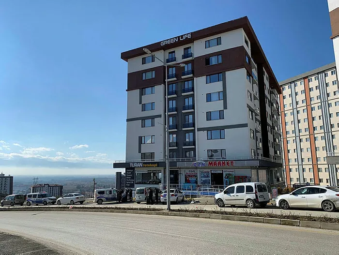 Düzce'de oğlunu ziyarete giden kadının feci ölümü: 6. kattan düştü! Dehşet anları kamerada - 4