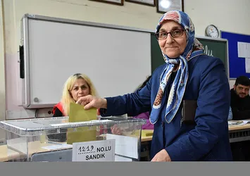 Depremzedelere oy cezası! Utandıran görüntüler! Akılalmaz ithamlar yine vicdanları sızlattı