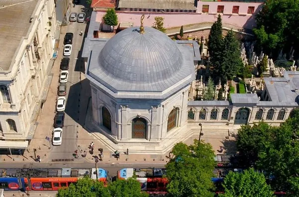 Sultan Abdülhamid Han'ın türbesinde İslam ile alay eden sahte şeyhin sabıkası kabarık çıktı - 4