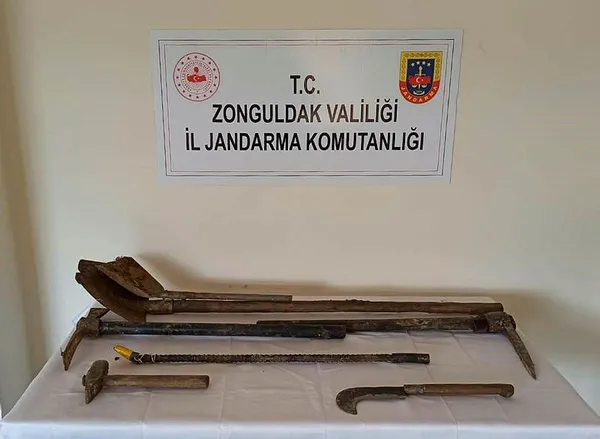 Zonguldak'ta kaçak kazı yapan 3 kişi suçüstü yakalandı - 1