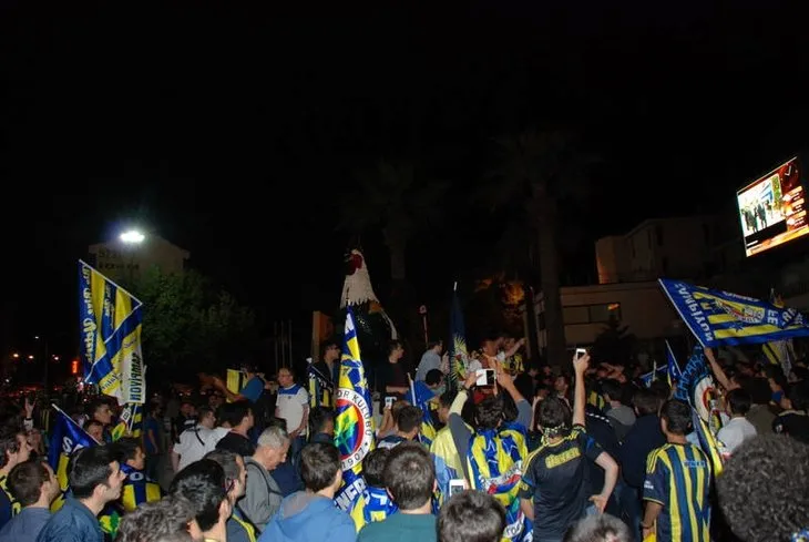 Fenerbahçe şampiyonluğu böyle kutladı