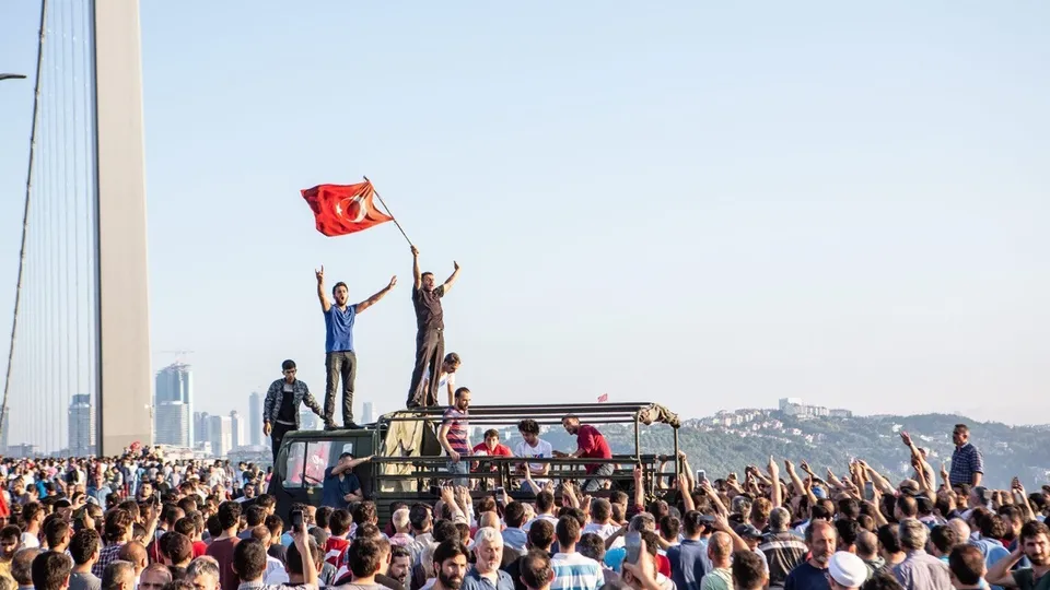 Darbe girişiminin kilit noktası İstanbul! Kritik geçen 11 saat... İşte Türkiye'nin en uzun gecesinde yaşananlar...
