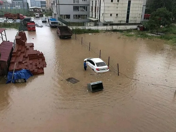 15-temmuz-istanbul-izmir-ankara-hava-durumu-bugun-hava-nasil-olacak-meteoroloji-uyardi-sel-su-baskini-heyelan-1626326440398.jpeg 15 Temmuz İstanbul, İzmir, Ankara hava durumu: Bugün hava nasıl olacak? Meteoroloji uyardı: Sel, su baskını, heyelan... - 8