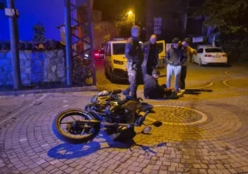 Bartın'da polisten kaçan motosikletli kaza yaptı: Yardımına ekipler yetişti