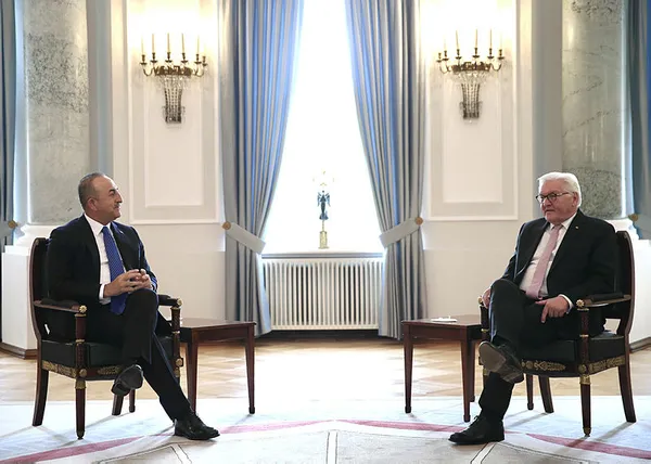 Bakan Mevlüt Çavuşoğlu Almanya Cumhurbaşkanı Steinmeier ile görüştü